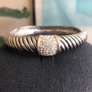 listing-status-banner